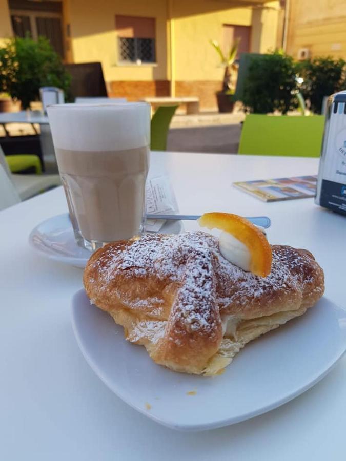 B&B Casa Giuliana Balestrate Exteriör bild